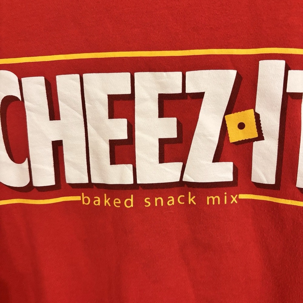 Kelloggs Cheez it Red Sweatshirt Long Sleeve Small Advertising Snacks Spell Out - Picture 2 of 8